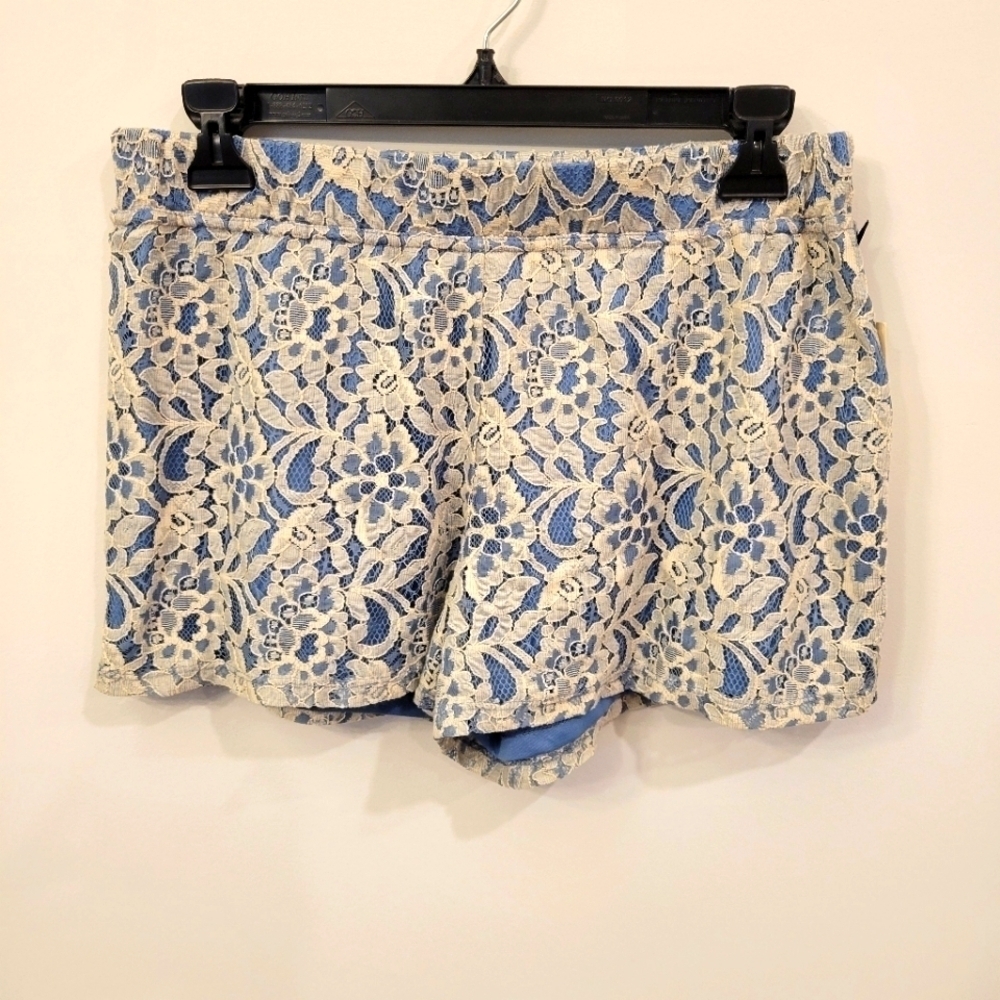 BB Dakota Blue and White Lace Shorts size small